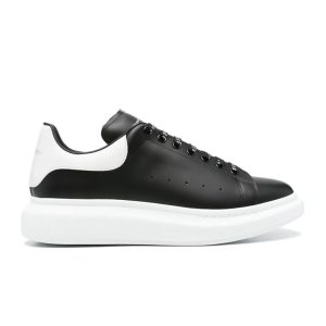 Alexander McQueen Oversized Sneaker – Black/white Luxury Craftsmanship & Urban Style