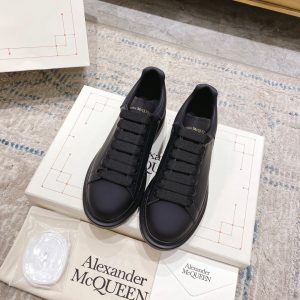 alexander-mcqueen-oversized-sneaker-in-black-5