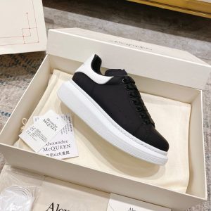 alexander-mcqueen-oversized-sneaker-in-blackwhite-5