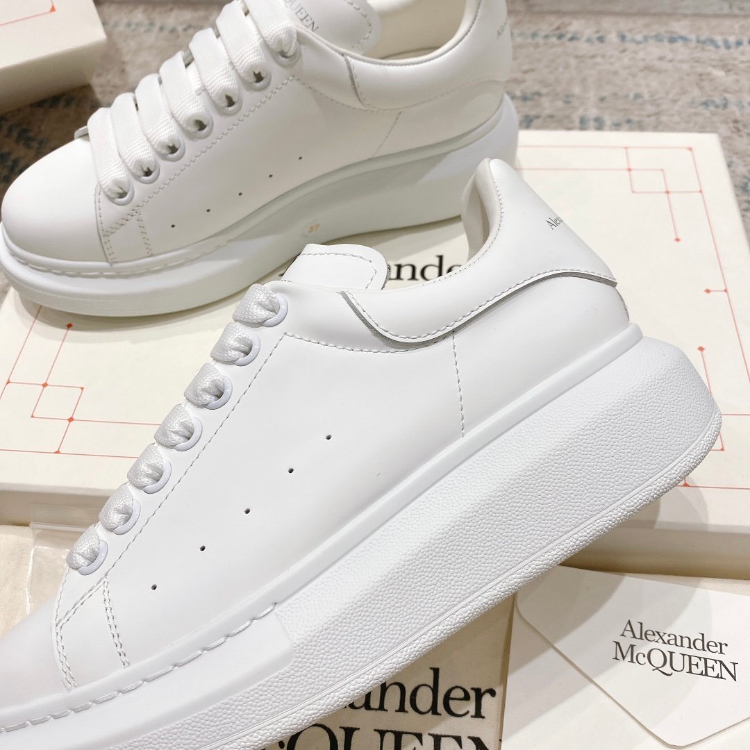 alexander-mcqueen-oversized-sneaker-in-white-4