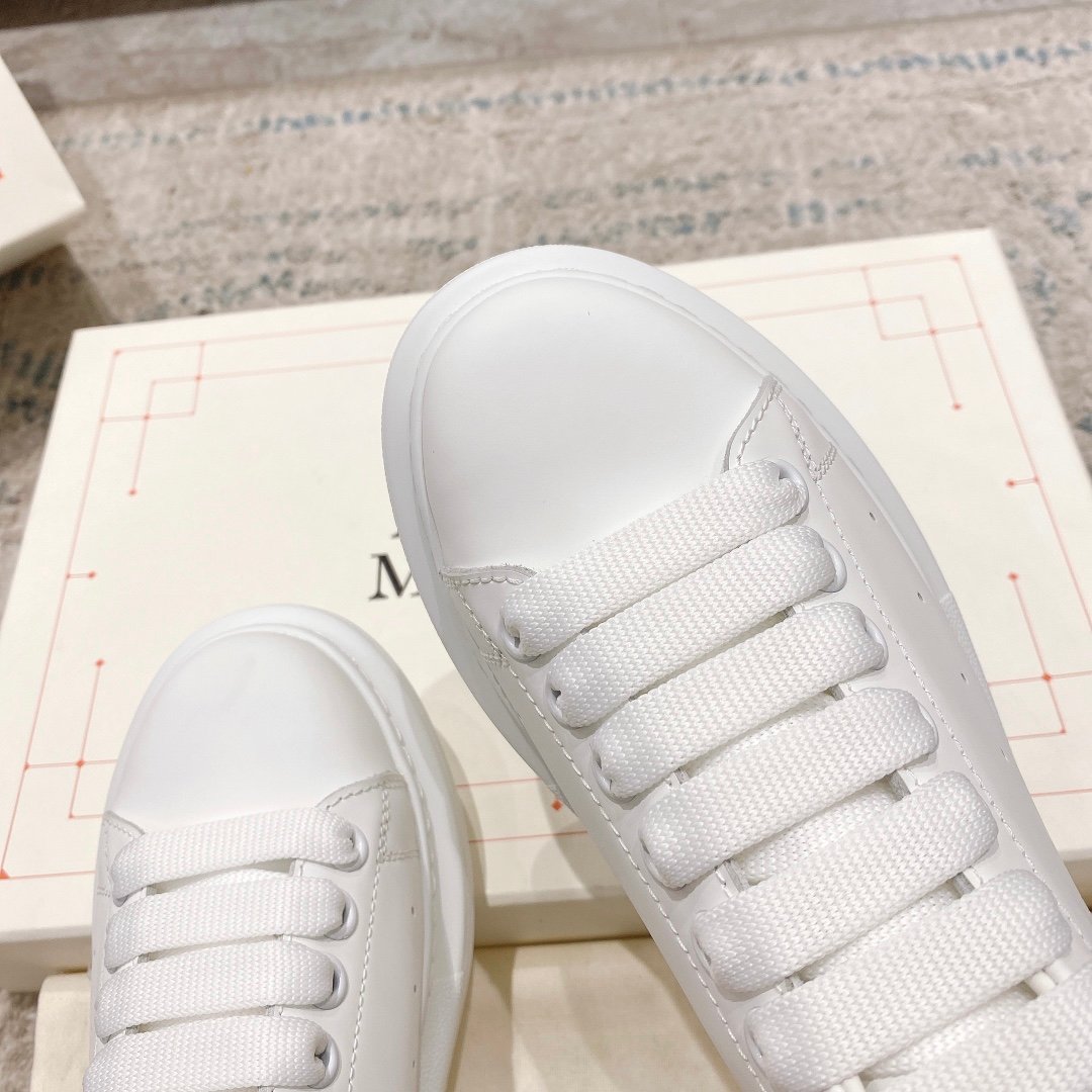 alexander-mcqueen-oversized-sneaker-in-white-6