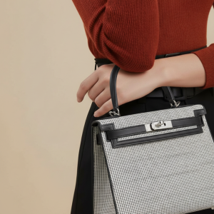 Hermès Kelly 28 Quadrille Swift Leather Handbag