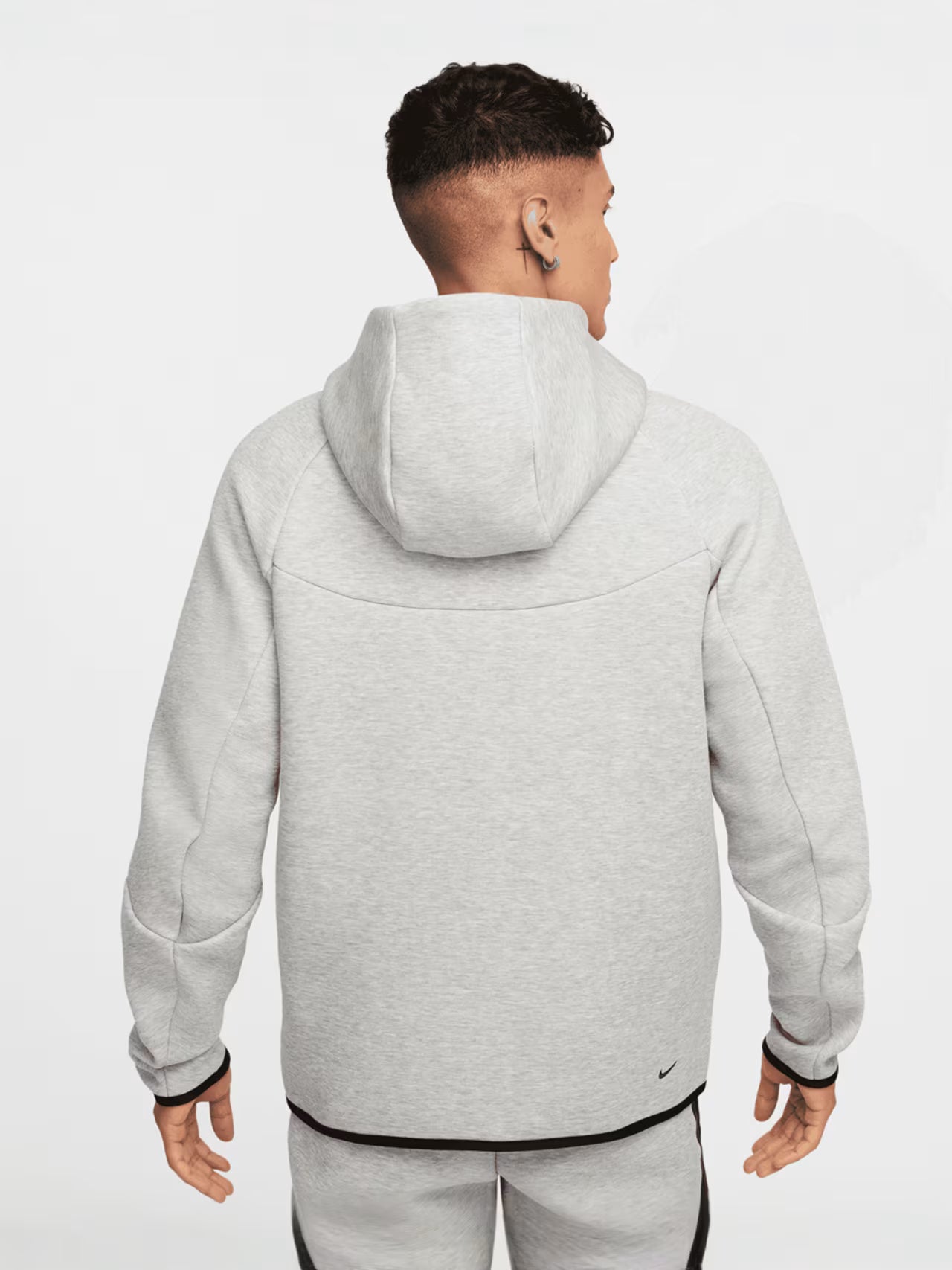 nike-tech-fleece-windrunner-grey-47019-2